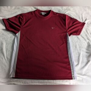 Nike Men's Maroon and White Short Sleeve Tee